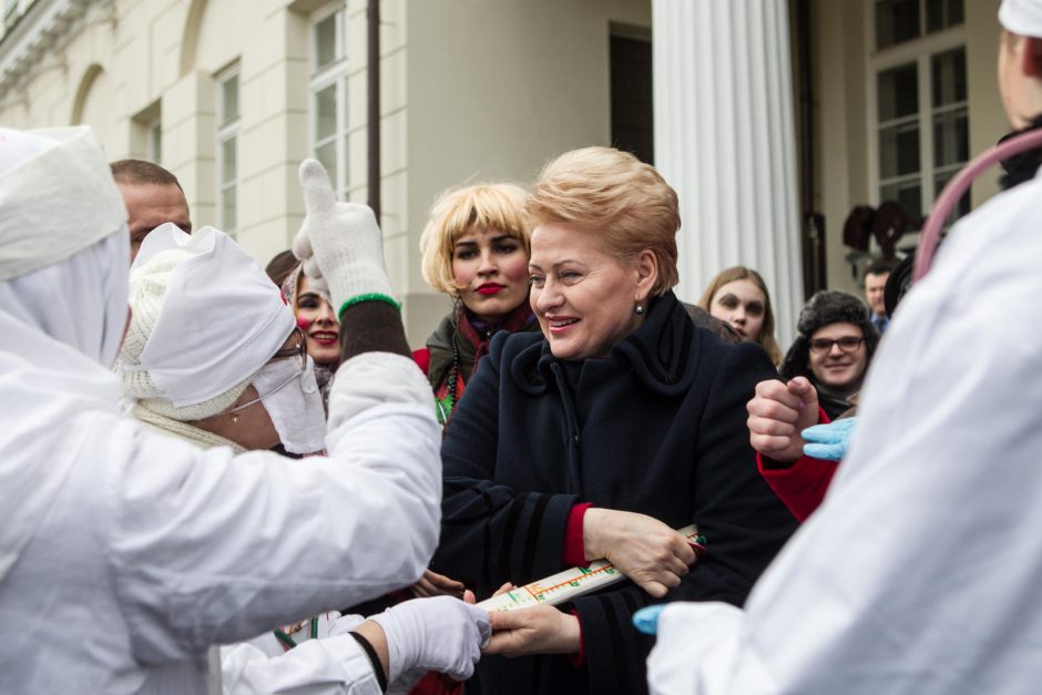 Prezidentė kepė Užgavėnių blynus