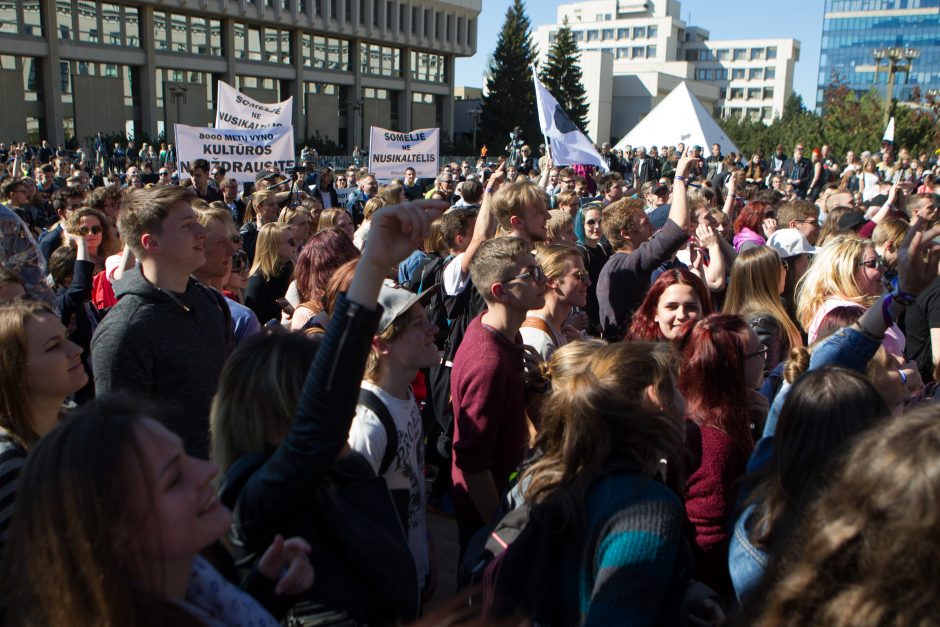 Prie Seimo – protesto koncertas dėl planų riboti alkoholį 