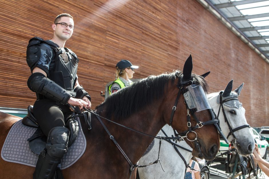 Policija kviečia vilniečius pažvelgti į pareigūnų darbo užkulisius