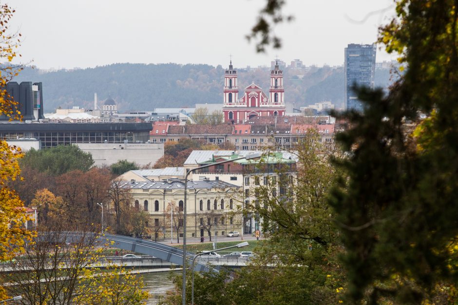 Ant Trijų Kryžių kalno atsivėrė plyšiai