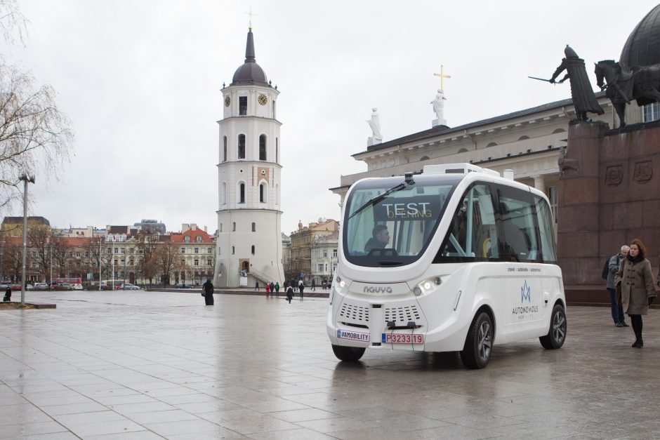 Vilniuje išbandytas pirmasis Lietuvoje savaeigis automobilis