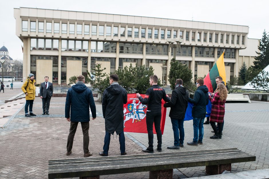 E. Gentvilas reikalauja perbalsuoti dėl M. Basčio apkaltos