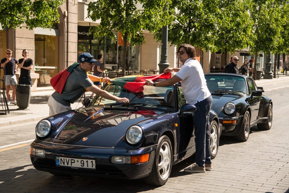 „Porsche“ gerbėjai Lietuvos šimtmetį pažymėjo ypatingai