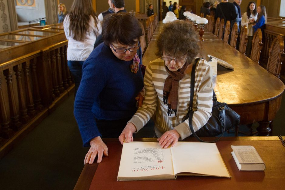 VU bibliotekoje – unikalių dokumentų ir knygų paroda