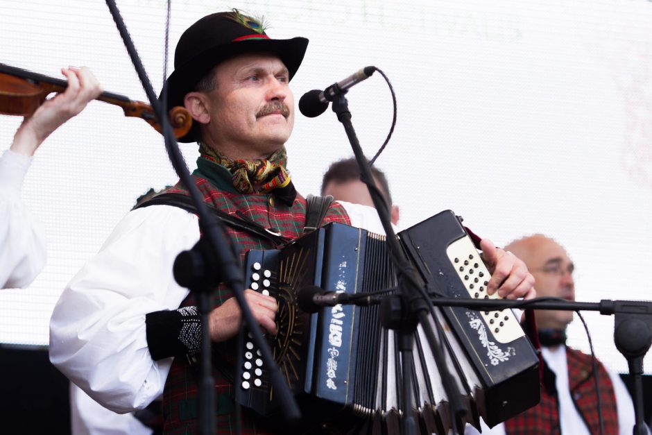 Sostinėje atidarytas festivalis “Skamba skamba kankliai”.