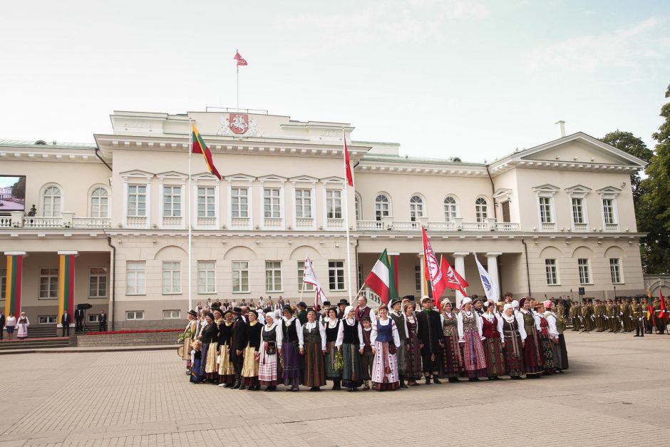 Vėliavų pakėlimo ceremonija