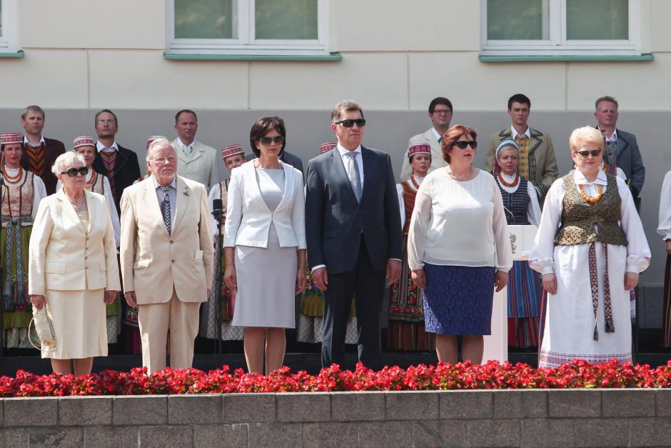 Vėliavų pakėlimo ceremonija