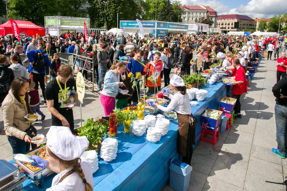 Vilnius siekė makaronų valgymo rekordo