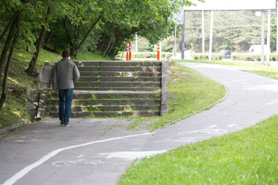 Vilniuje žuvo nuo laiptų nukritęs dviratininkas