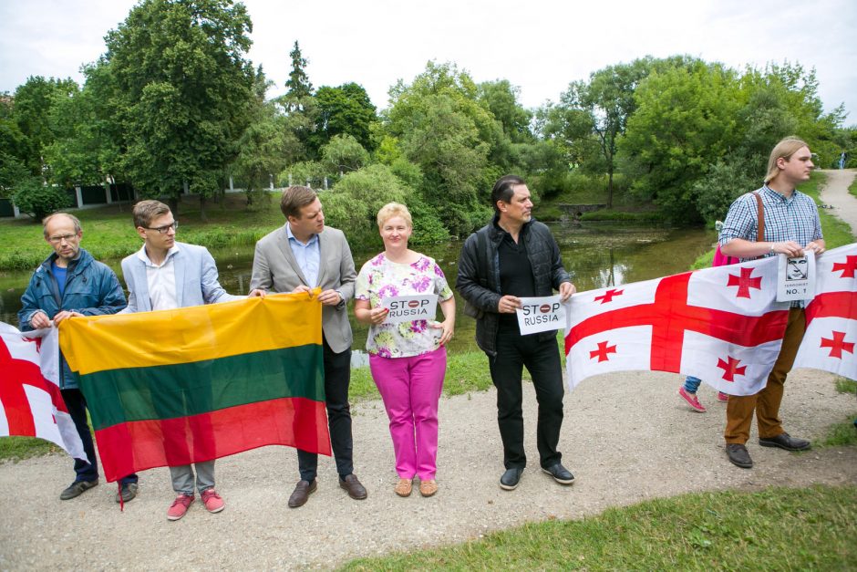 Prie Rusijos ambasados – protestas dėl Rusijos veiksmų Gruzijoje