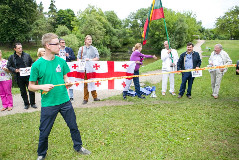 Prie Rusijos ambasados – protestas dėl Rusijos veiksmų Gruzijoje