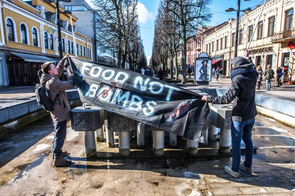 Laisvės alėjoje – taikus protestas prieš karą ir skurdą