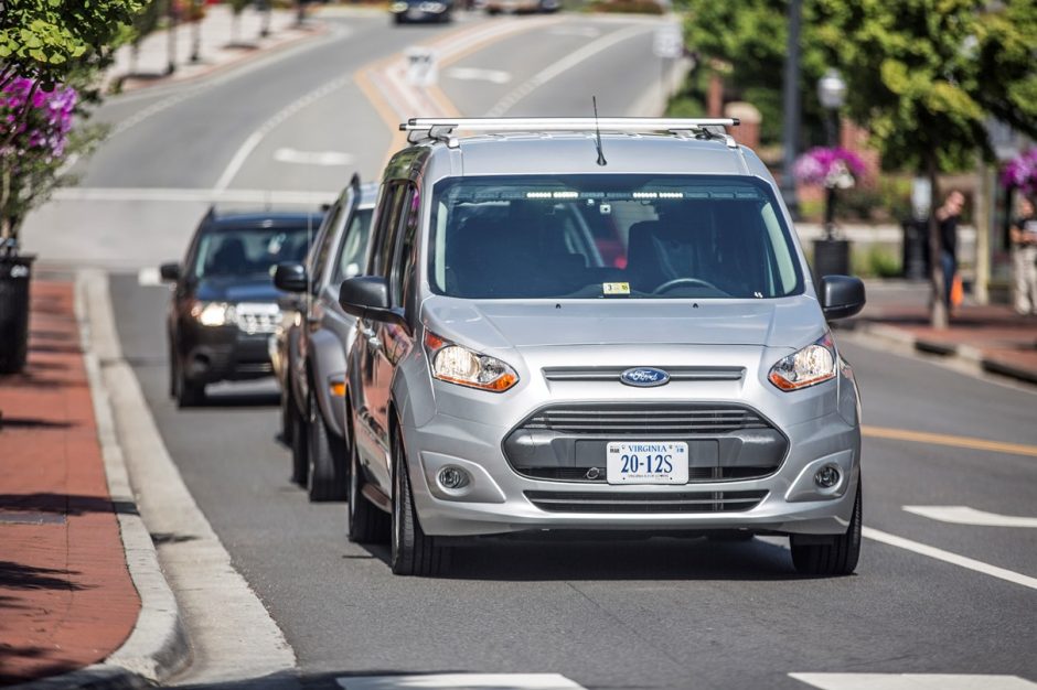 „Ford“ kuria ženklų kalbą autonominiams automobiliams