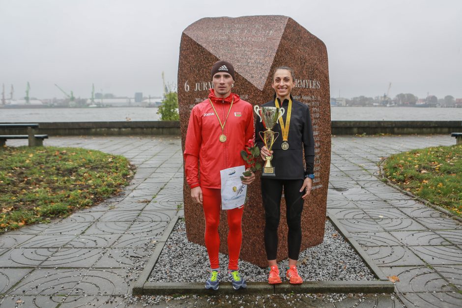 „Gintarinės jūrmylės“ bėgime šiais metais triumfavo baltarusis ir lietuvė