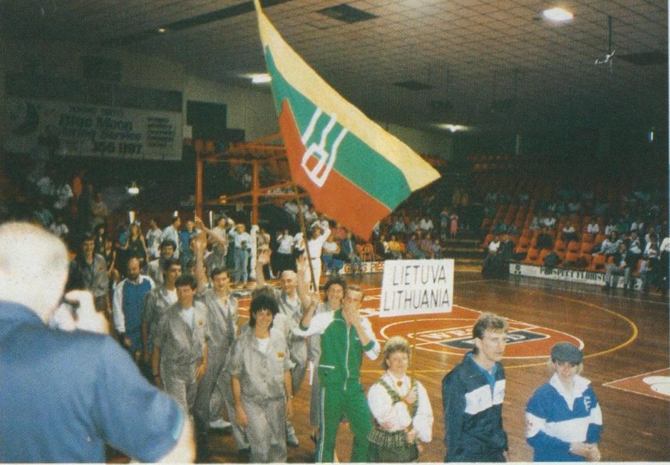 Pasaulio lietuvius sportui suvienijo krepšinis (interviu su V. Adamkumi)