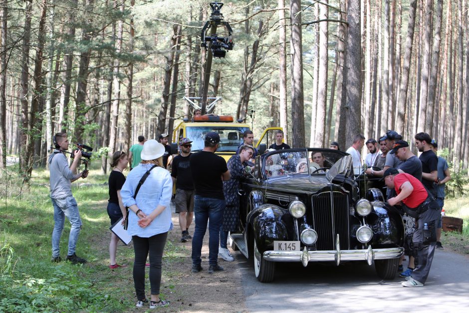 Filmui „Tarp pilkų debesų“ lėšų ieškoma Seime