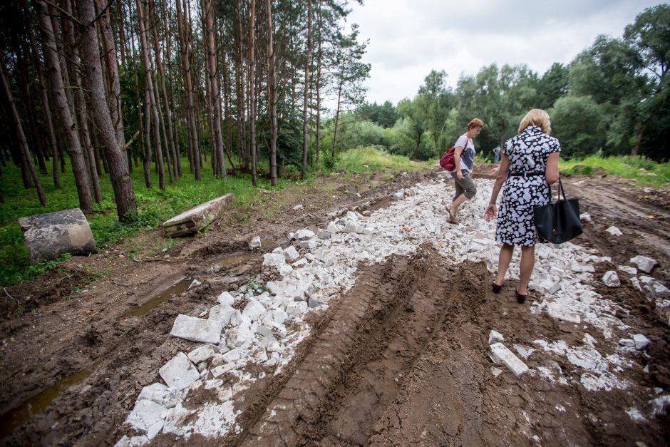 Kleboniškyje galioja savi įstatymai: atliekos pilamos kur papuola