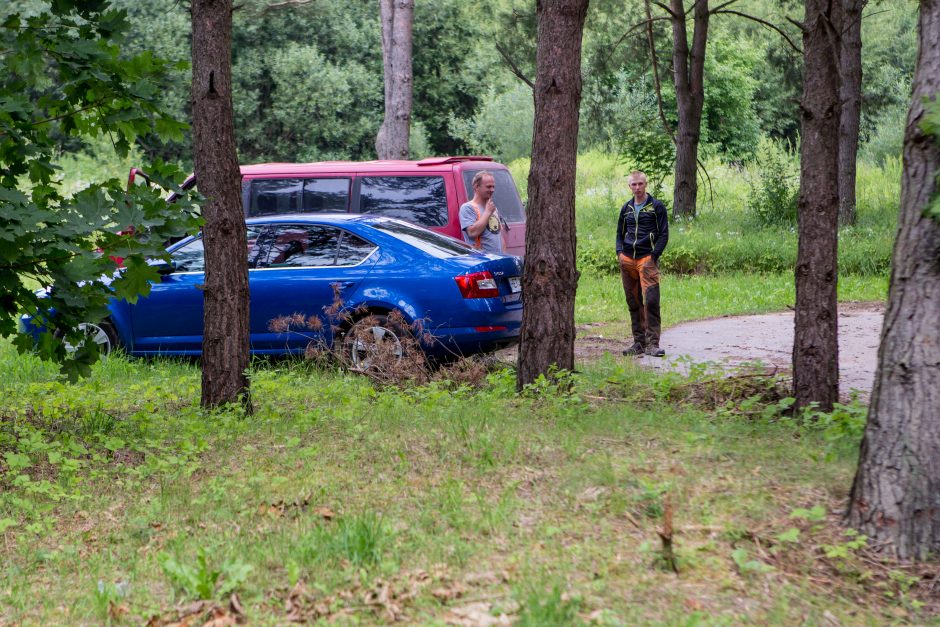 Kleboniškyje galioja savi įstatymai: atliekos pilamos kur papuola