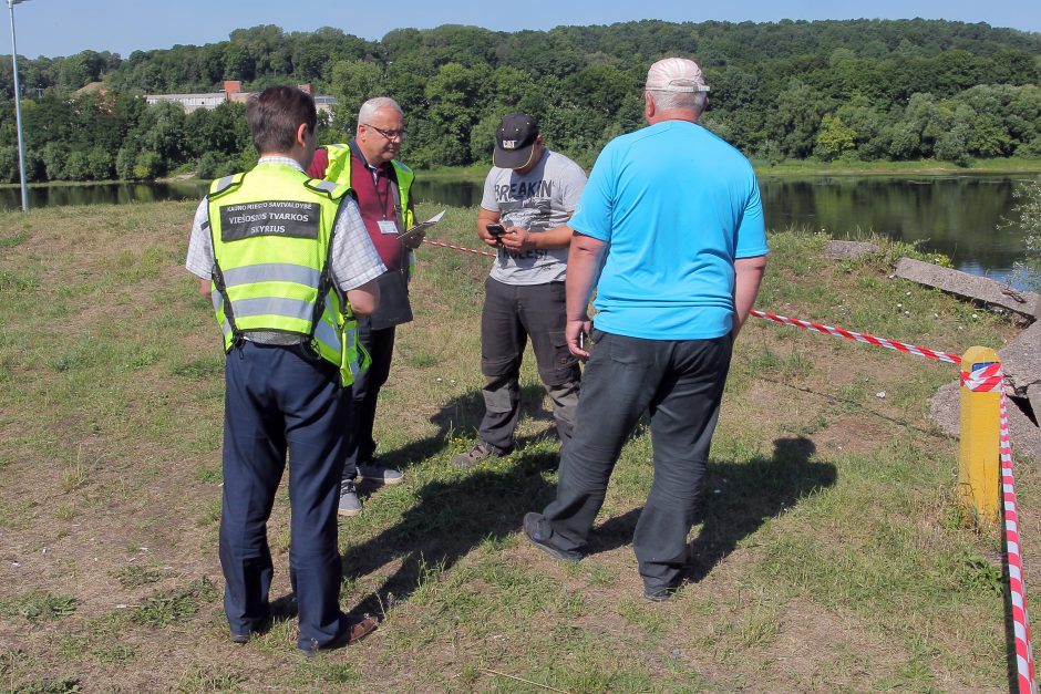 Šančiuose griaunant nelegalią tvorą – grasinimai nušauti