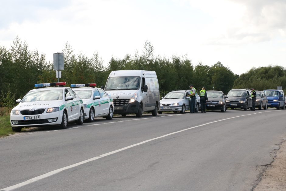 Policijos reidas be staigmenų: girti ir be vairuotojo pažymėjimų