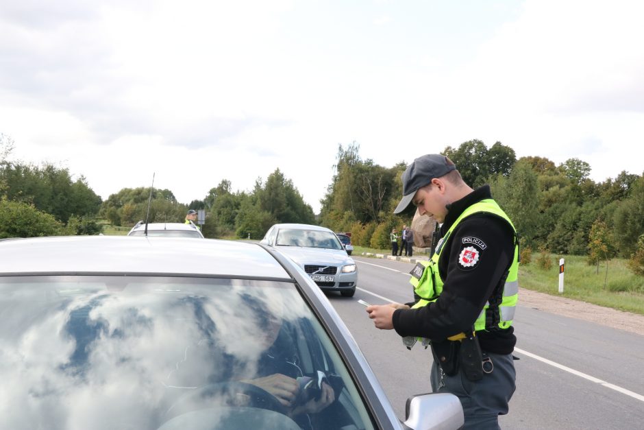 Policijos reidas be staigmenų: girti ir be vairuotojo pažymėjimų