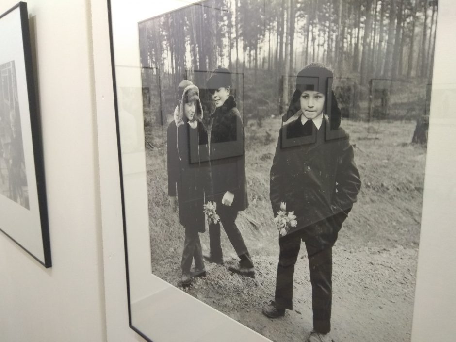 A. Sutkaus fotografijose Raudondvaryje – tėvų ir vaikų ryšys