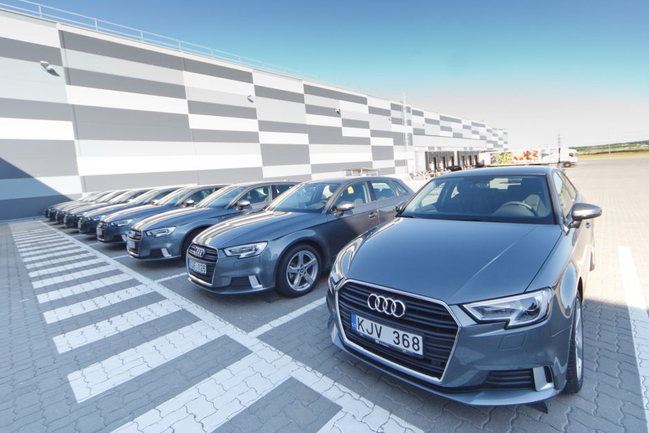 „Audi“ automobiliai – dar devyniems iššūkį įveikusiems „Lidl“ parduotuvių vadovams