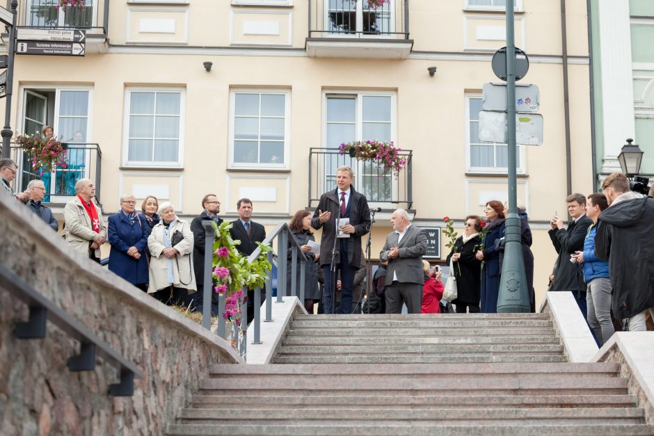 Atidengti Č. Milošo laiptai