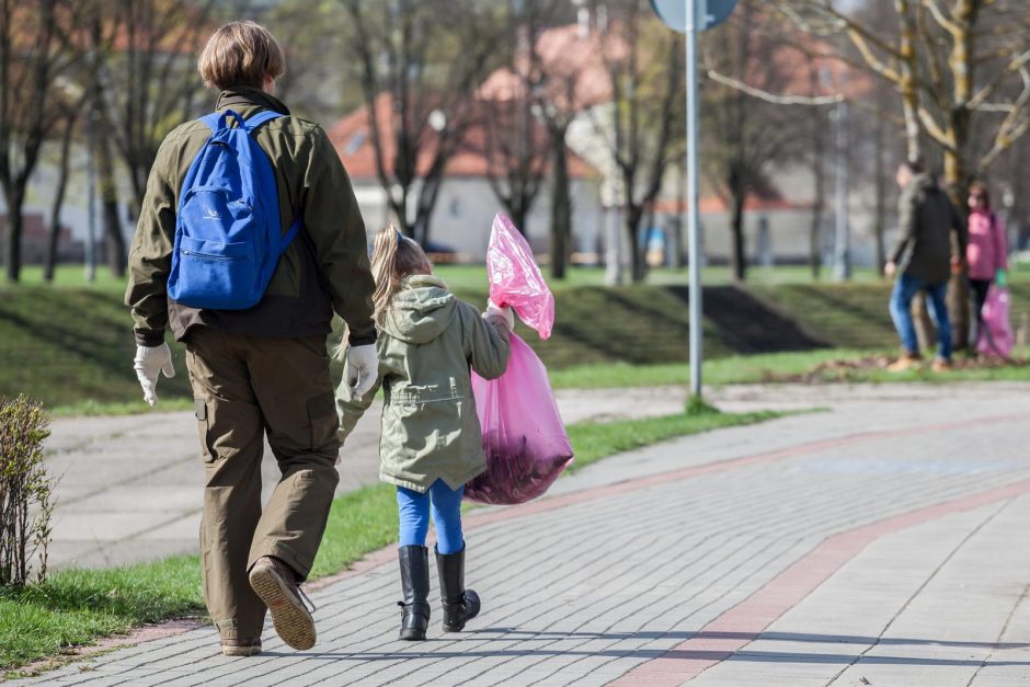 „Darom“ Vilniuje: išvalytos Neries pakrantės, parkai ir pasodintas ąžuolas