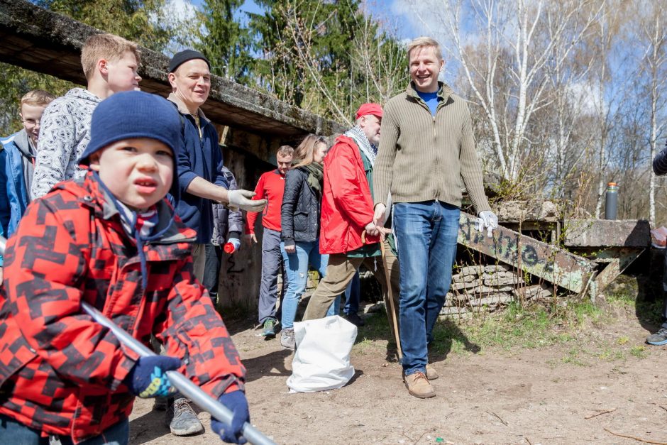 „Darom“ Vilniuje: išvalytos Neries pakrantės, parkai ir pasodintas ąžuolas