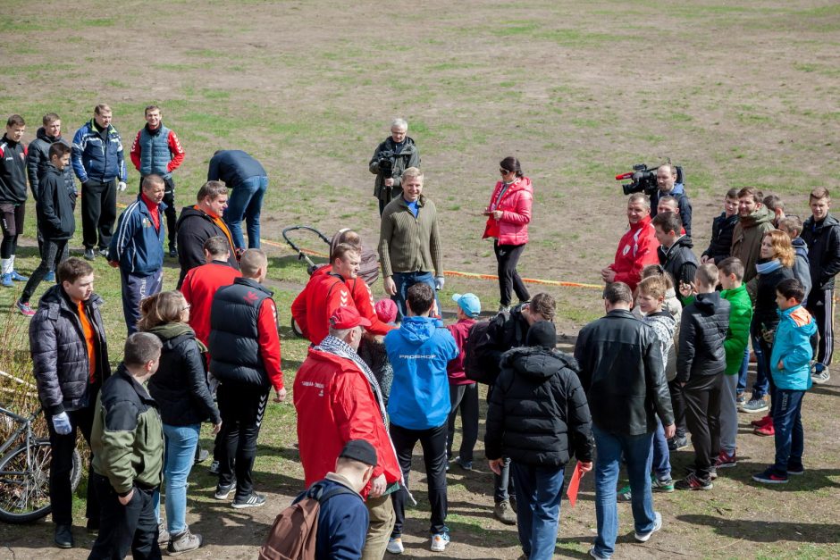 „Darom“ Vilniuje: išvalytos Neries pakrantės, parkai ir pasodintas ąžuolas