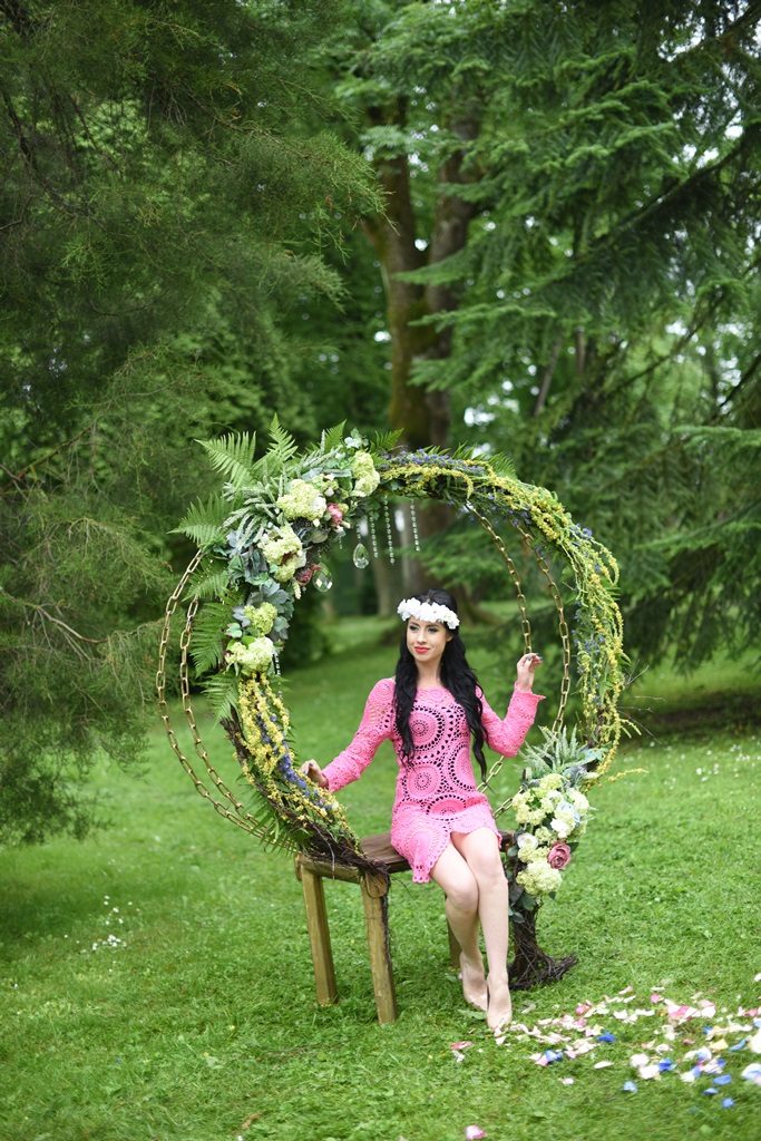 Botanikos sode nertas sukneles pristatė žinomos moterys