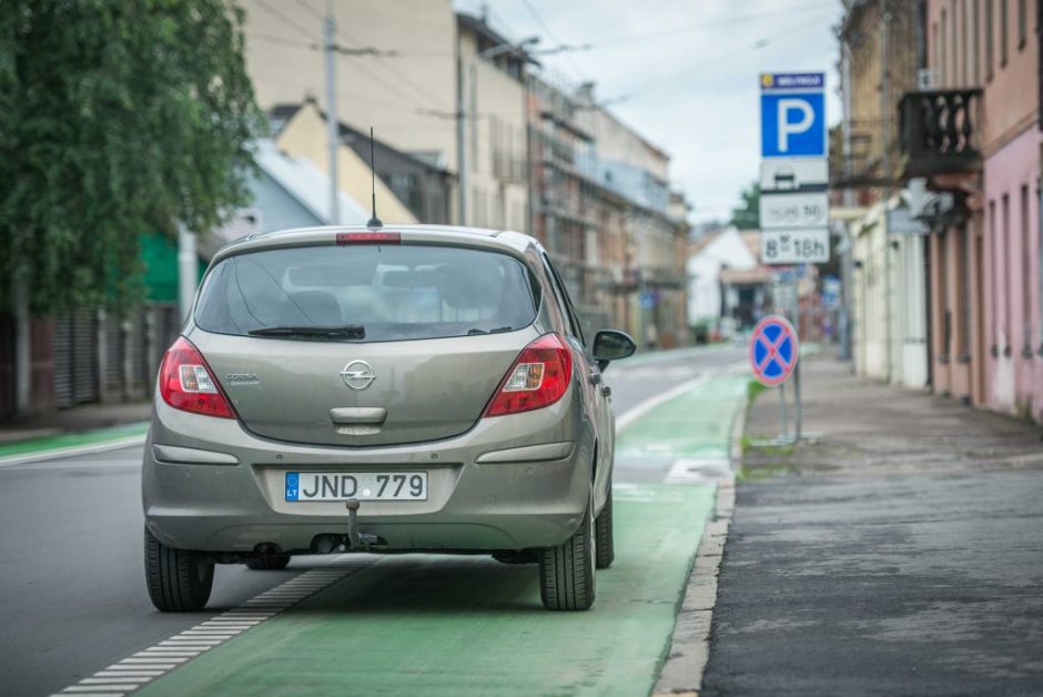 Naujovė Kauno gatvėse – žalios juostos dviratininkams