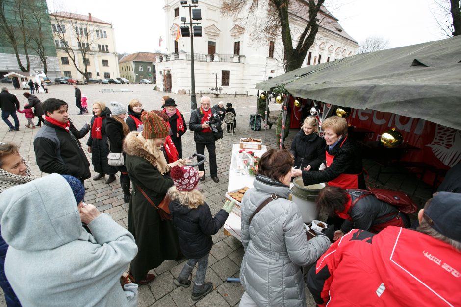 „Maltiečių sriubos“ akcijoje aukoja ir vaikai