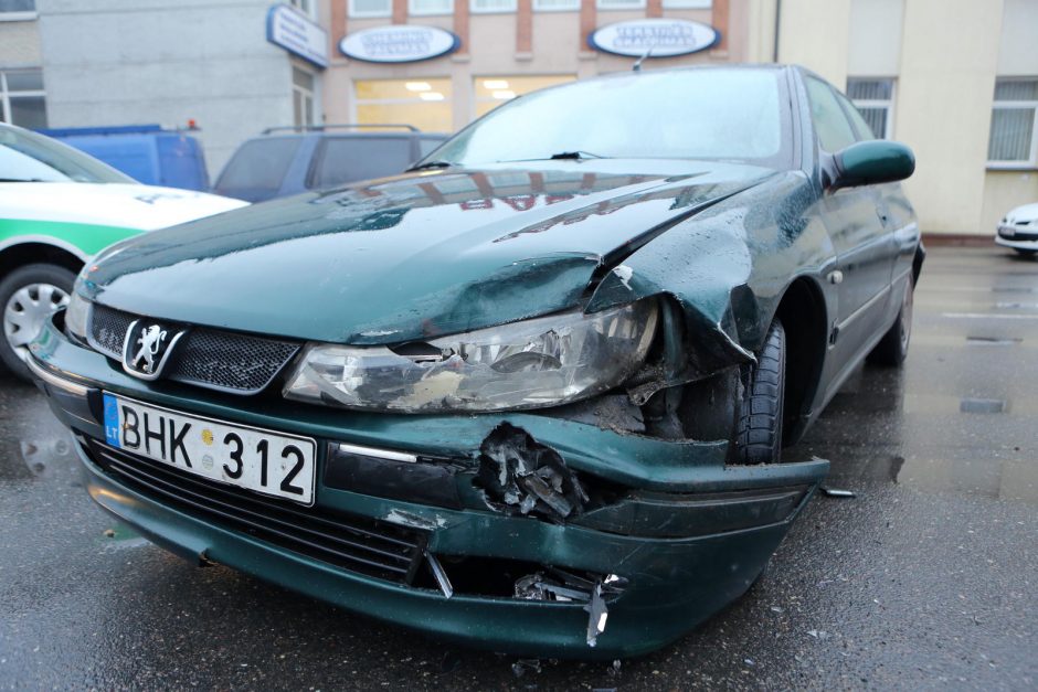 Klaipėdos centre – keturių automobilių kaktomuša