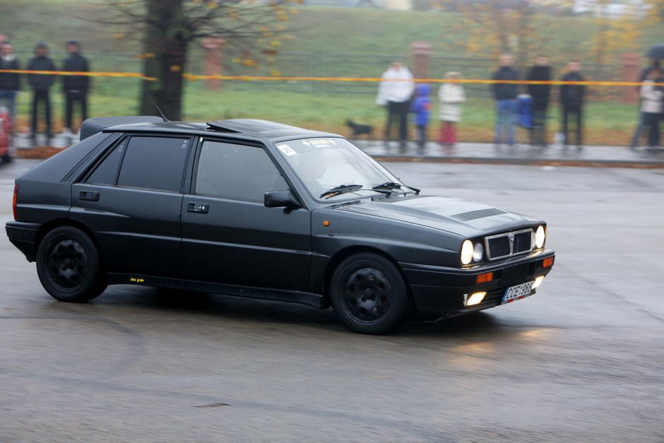 Klaipėdą drebino automobilių slalomas