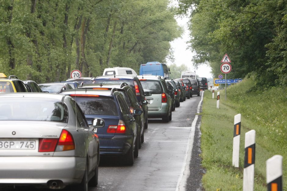 Prieš 1000 km lenktynių startą – kimšosi Palangos plentas