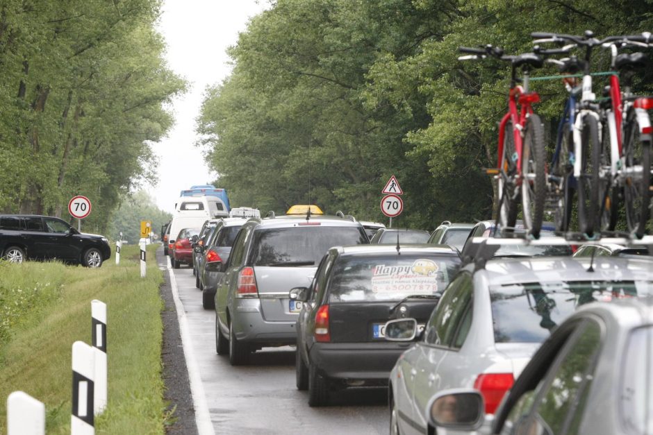 Prieš 1000 km lenktynių startą – kimšosi Palangos plentas