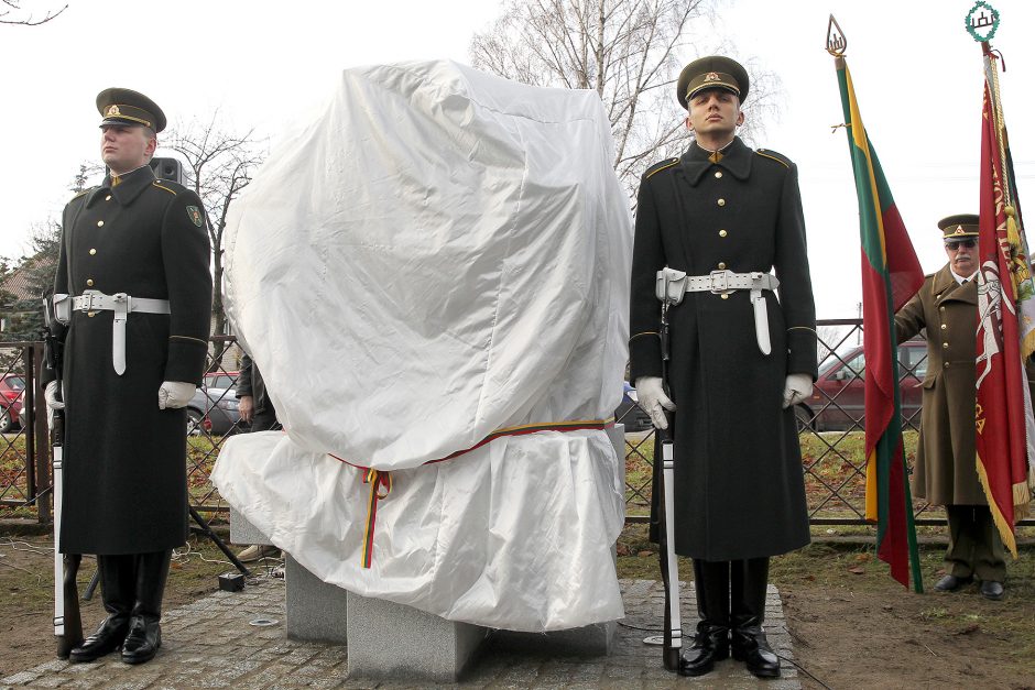 Memorialo žuvusiems karininkams atidengimas