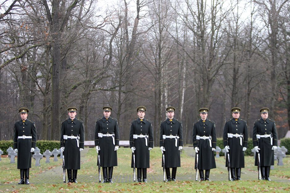 Memorialo žuvusiems karininkams atidengimas