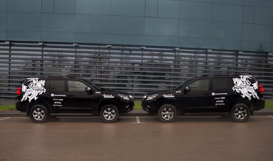 Pirmieji Lietuvoje naujieji „Toyota Land Cruiser“ tiesiai į Dakarą