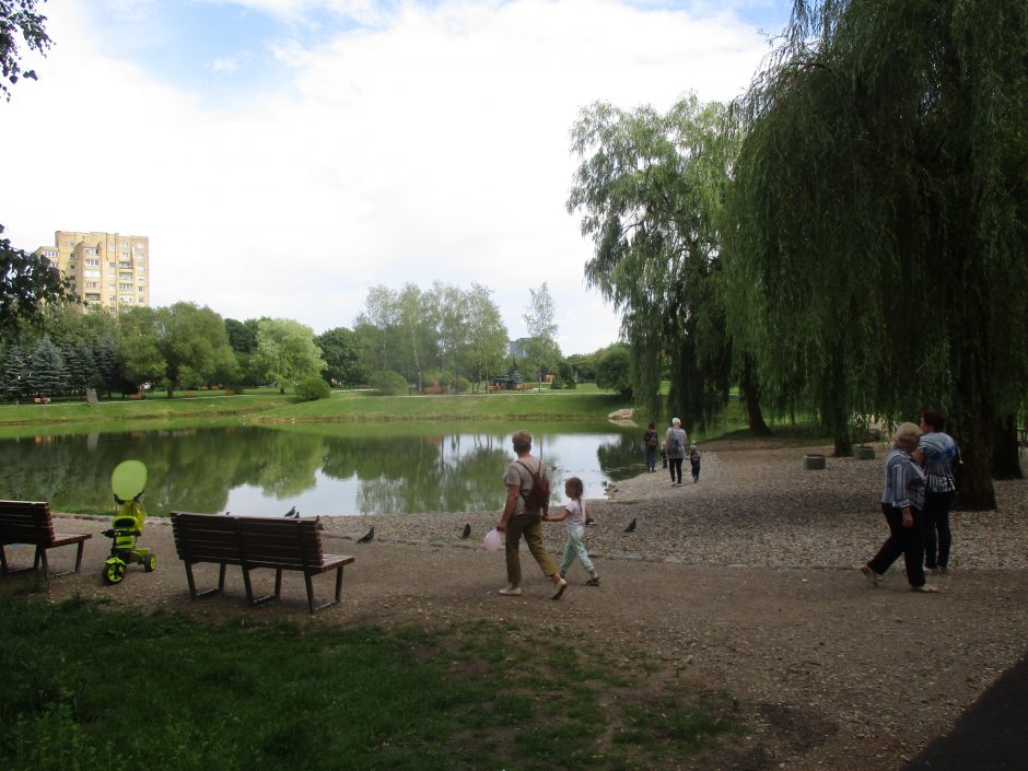 Kalniečių parke duris atvėrė kavinė, tačiau žadėto fontano nematyti