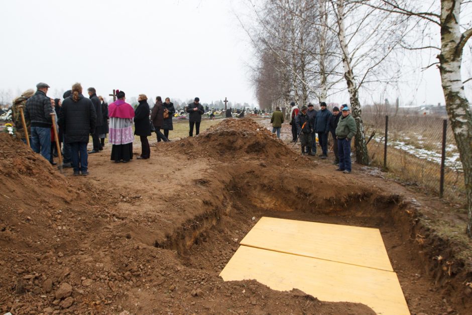 Garliavos kapinėse atgulė prieš šimtus metų mirusių žmonių palaikai