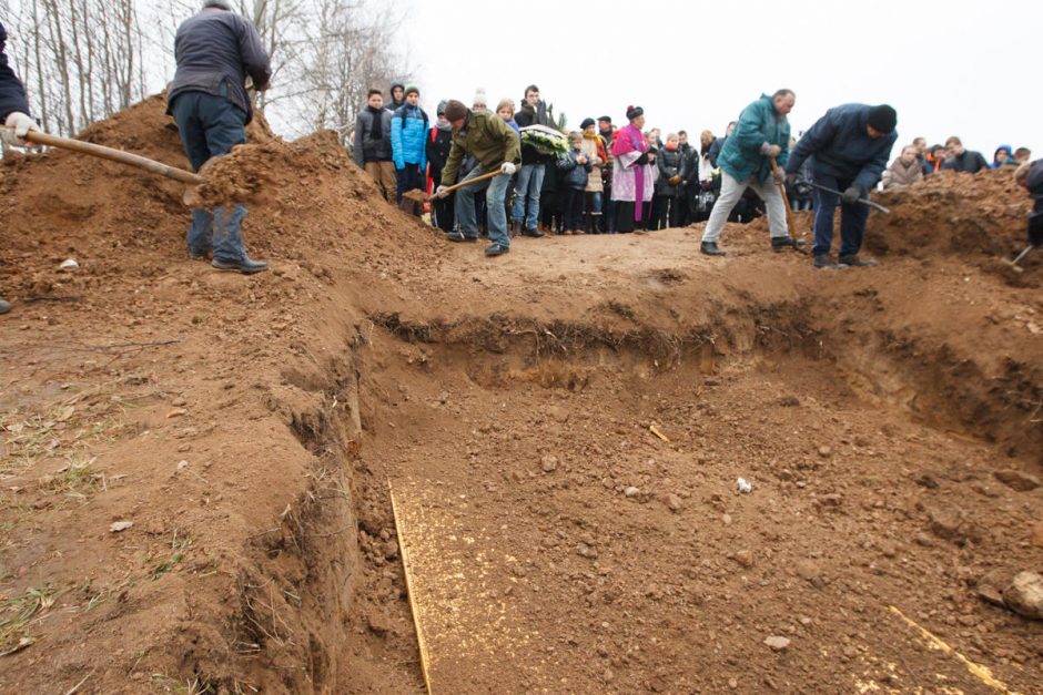 Garliavos kapinėse atgulė prieš šimtus metų mirusių žmonių palaikai