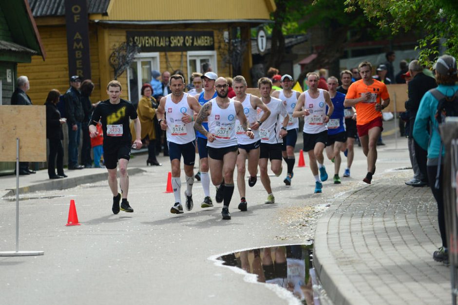 Trakų pusmaratonyje dalyvavo beveik 2 tūkstančiai bėgikų