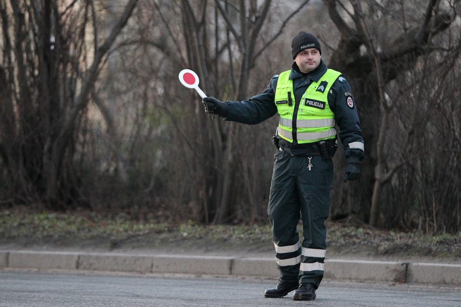 Reide nuo kauniečių sklido vos juntamas alkoholio kvapas