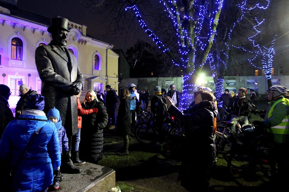 Šokių ritmu įžiebtas Istorinės Prezidentūros kiemelis