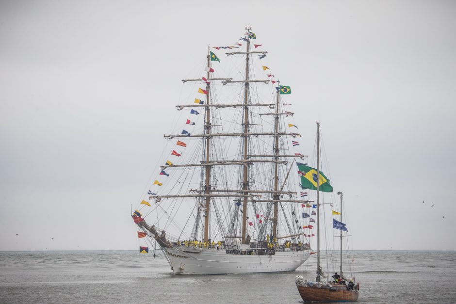 Klaipėdą sveikina įspūdingas burlaivis iš Brazilijos