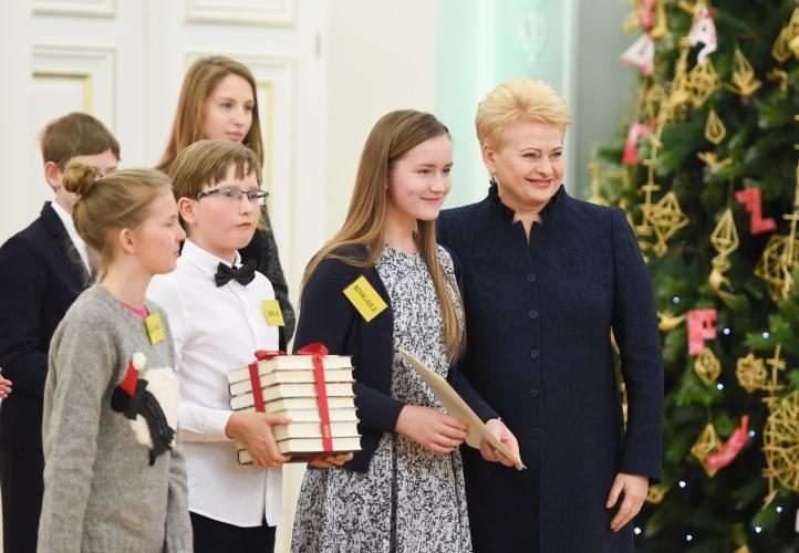 Prezidentė paskelbė „Knygų Kalėdų“ pradžią