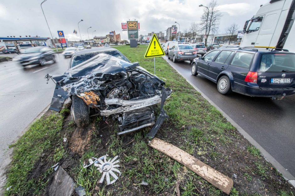 Saugaus eismo diena Kaune: automobilių duženos virto paminklais